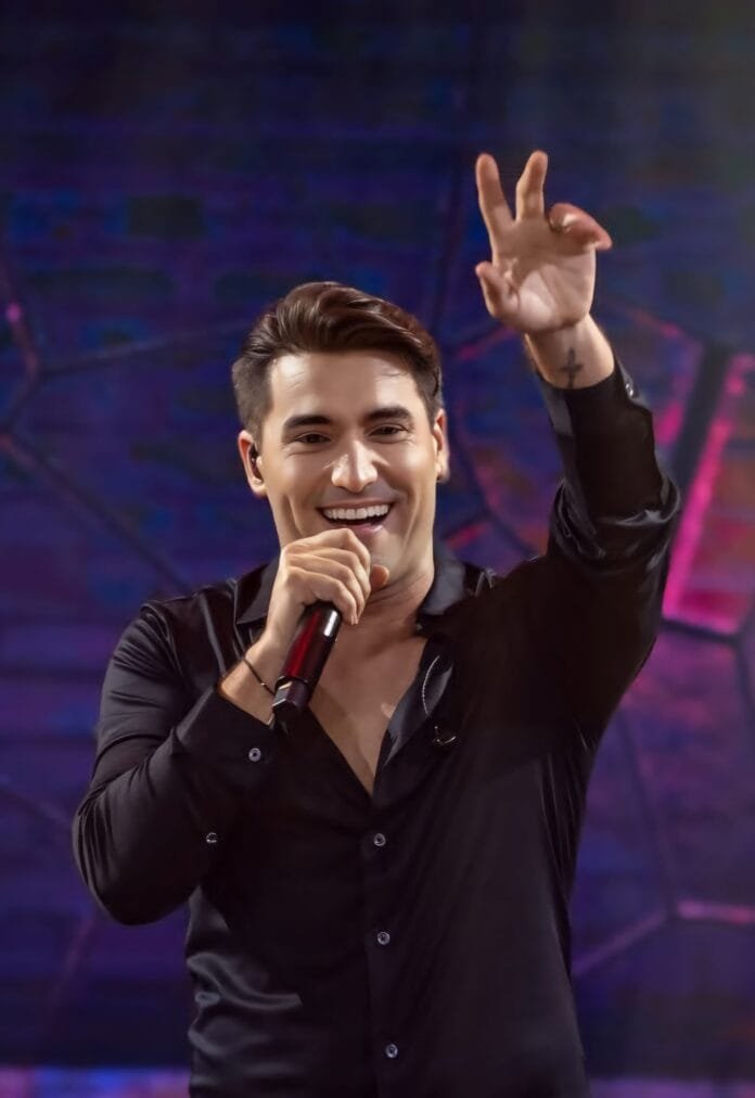 ff069942-a64f-4ab8-8d28-de905376fbb9