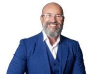 Dr. Marcelo Bonanza lança livro sobre autismo e participa de eventos em Portugal